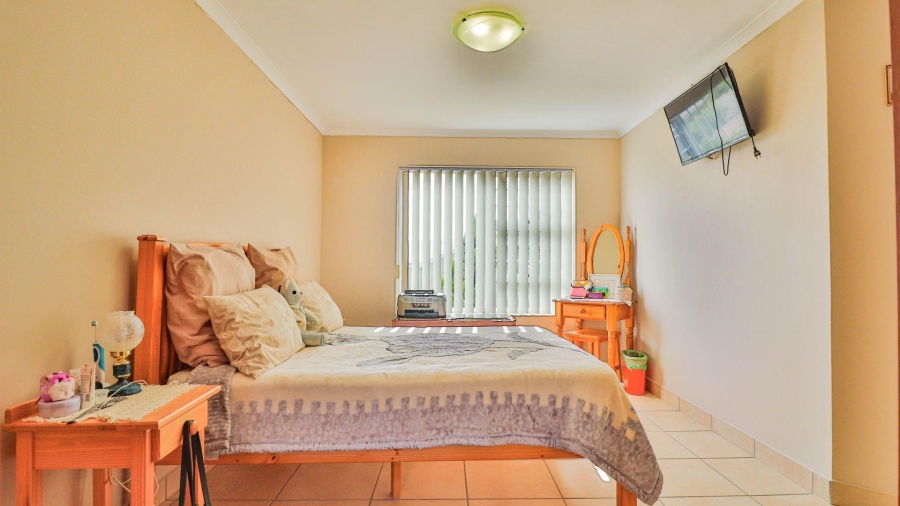 To Let 3 Bedroom Property for Rent in Heiderand Western Cape